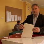 Waldemar Bonkowski oddał swój głos w Lubaniu /fot. JM