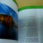 Folder zawiera kolorowe zdjęcia i opisy w języku polskim i angielskim  /fot. dad