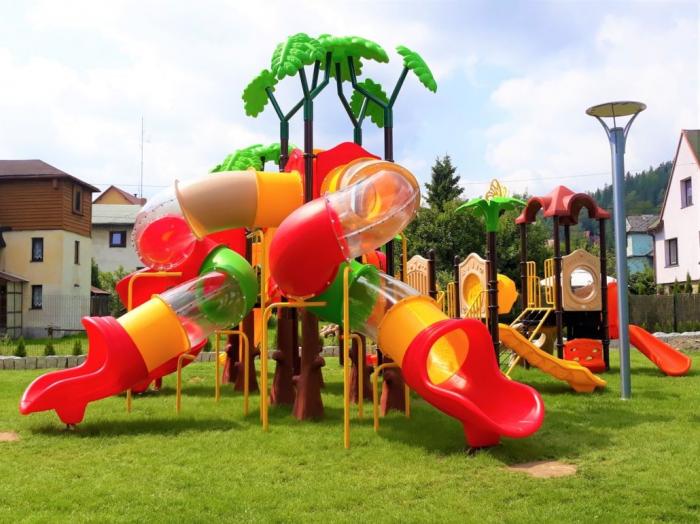 Plac zabaw dla pensjonatu i agroturystyki Dr Spil