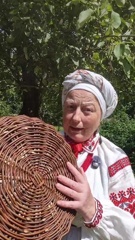 Zbieracie jabłka, które spadły z drzewa? Irena przypomina, dlaczego nie warto ich zostawiać