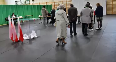 Wybory prezydenckie 2025. Mieszkańcy powiatu kościerskiego głosują [FREKWENCJA NA 17]