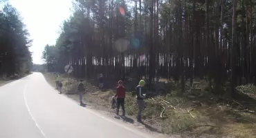 Czarlina. Mieszkańcy kolejny raz dali przykład. Wzięli się za sprzątanie