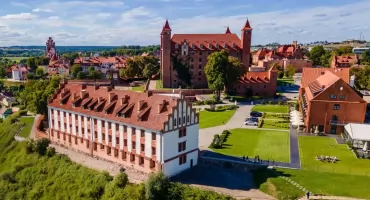 Zamek, jezioro czy las? Wybieramy idealny typ obiektu na rodzinne ferie i wakacje w woj. pomorskim