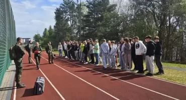 Żołnierze uczyli pierwszej pomocy. Wyjątkowe zajęcia w szkole w Łubianie