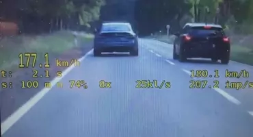 Szalona jazda na DK20. Porsche gnało jak na torze wyścigowym