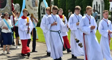 Odpust Matki Bożej Kościerskiej Królowej Rodzin. Pielgrzymi przybyli na Plac Jana Pawła II