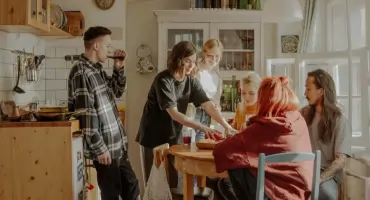 Pokój w „wielkiej płycie” kontra nowoczesny prywatny akademik. Co bardziej opłaca się studentowi w Gdańsku?
