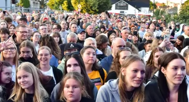 Dni Kościerzyny. Tłumy mieszkańców i gości na koncertach. Występ Oskara Cymsa zakończył święto miasta!