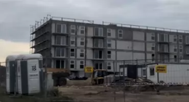 Blok mieszkalny w Małym Klinczu na ukończeniu. Jesienią lokatorzy mają dostać klucze!