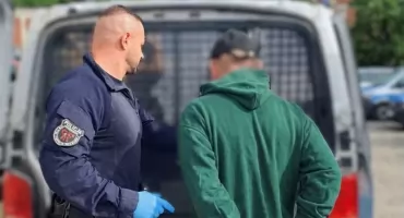Próbował wręczyć policjantom łapówkę!