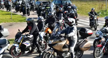 Setki motocyklistów w Kościerzynie. Na koniec sezonu parada przejechała ulicami miasta!