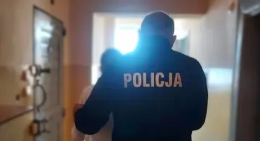 Jechał golfem całą szerokością jezdni. 28-latek miał prawie 3 promile i żadnych uprawnień