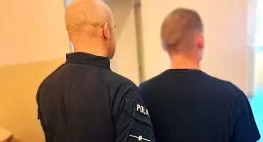 Perfumy znikały z półek, straty to ponad 13 tys. zł. Policja zatrzymała 32-latka