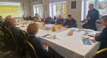 Policja, strażacy i samorządowcy w Lipuszu o bezpieczeństwie w szkołach