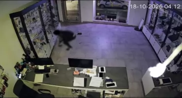 Włamał się do salonu z komórkami. W jego mieszkaniu policja znalazła narkotyki